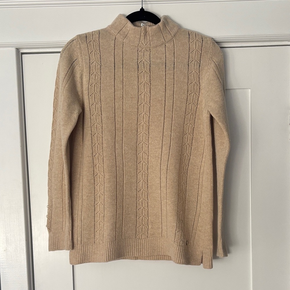 C.117 Women’s wool sweater NWT